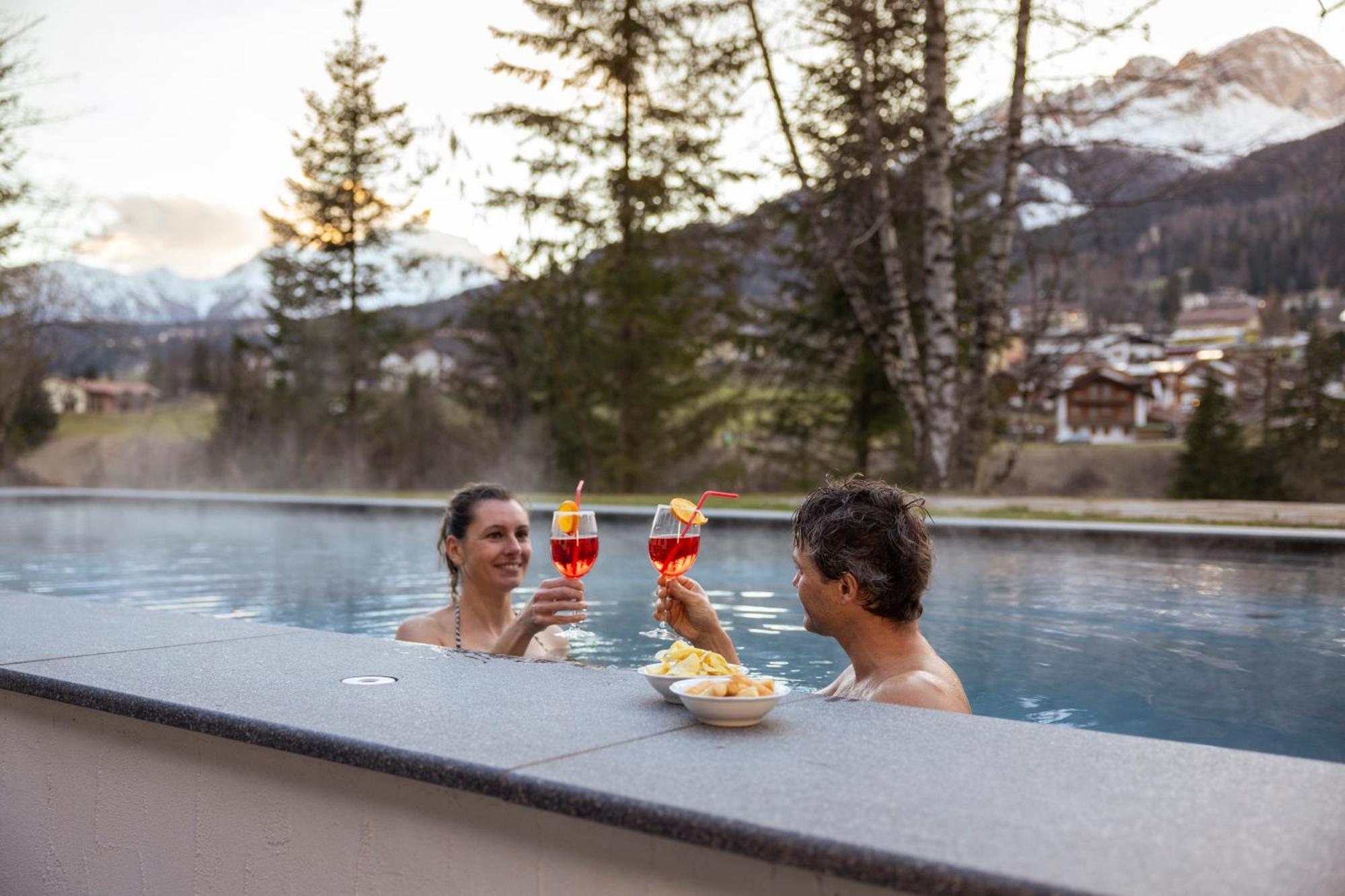 Hotel Terme Antico Bagno Pozza di Fassa Exterior foto